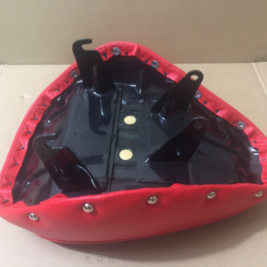 Honda Monkey Mini Trail Z50 Z 50 Z50J Seat Saddle. J50JZ Seat Complete Red New.