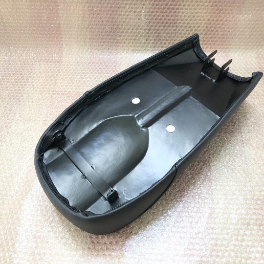 Hodaka Model 94, 95 Combat Wombat 125 New Complete Seat, Road Toad Seat Saddle. Metal Pan
